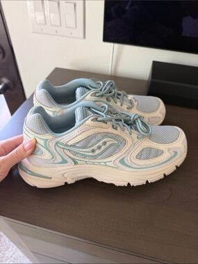 Saucony Grid Jazz 9 Sneakers- Size 8 Women’s